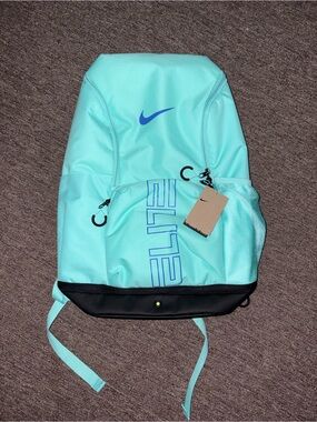 nike aqua backpack Jordan Fresh Mint Everyday Edition MASTERPIECE while the front zip pocket keeps smaller items easy to find Nike Hayward Backpack (26L) -